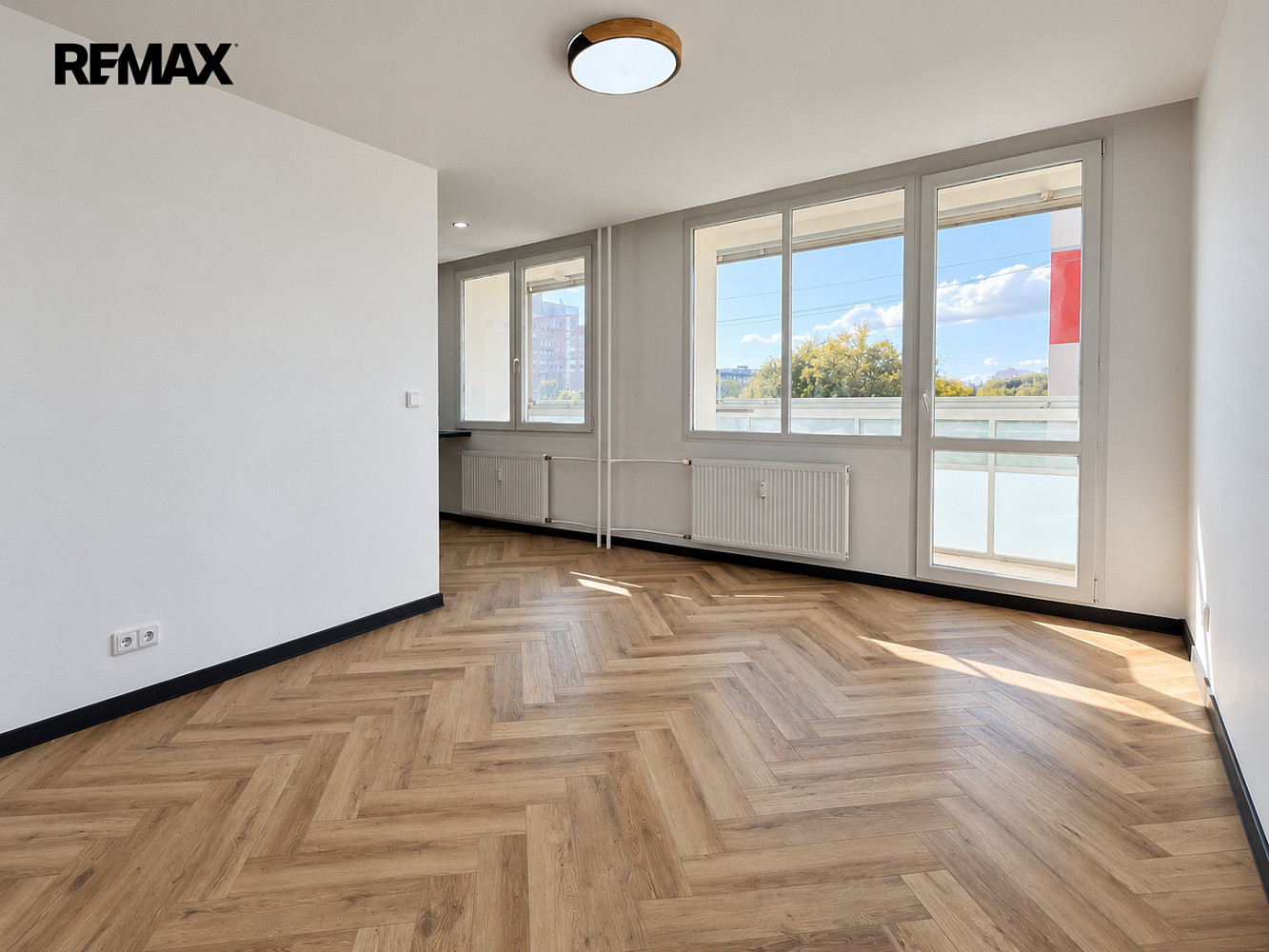 Pronájem bytu 3+kk 56 m² – fotografie 4
