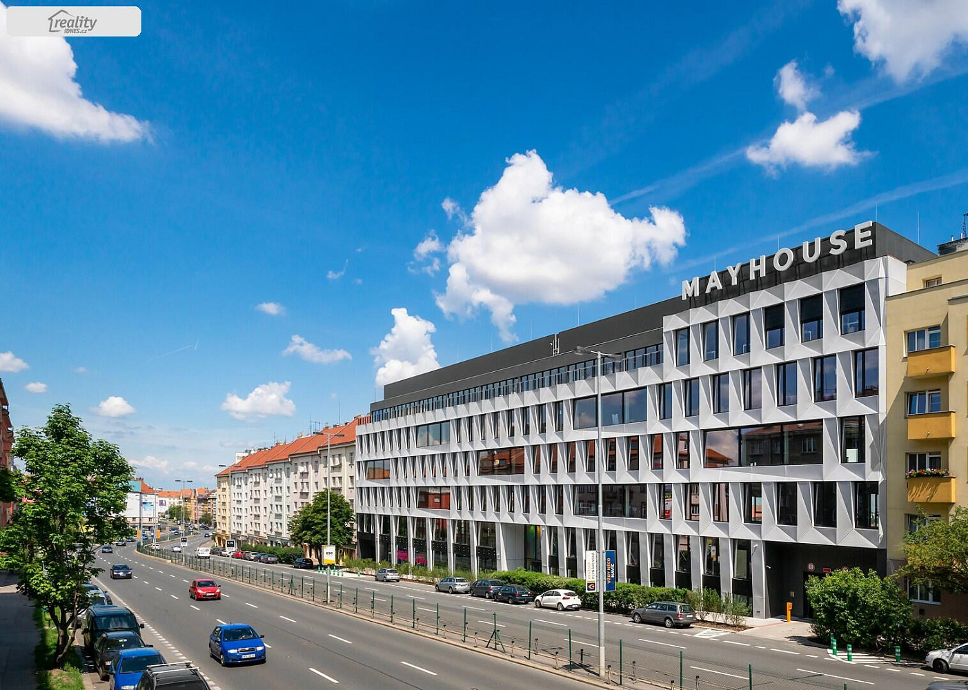 Pronájem kanceláře 350 m²