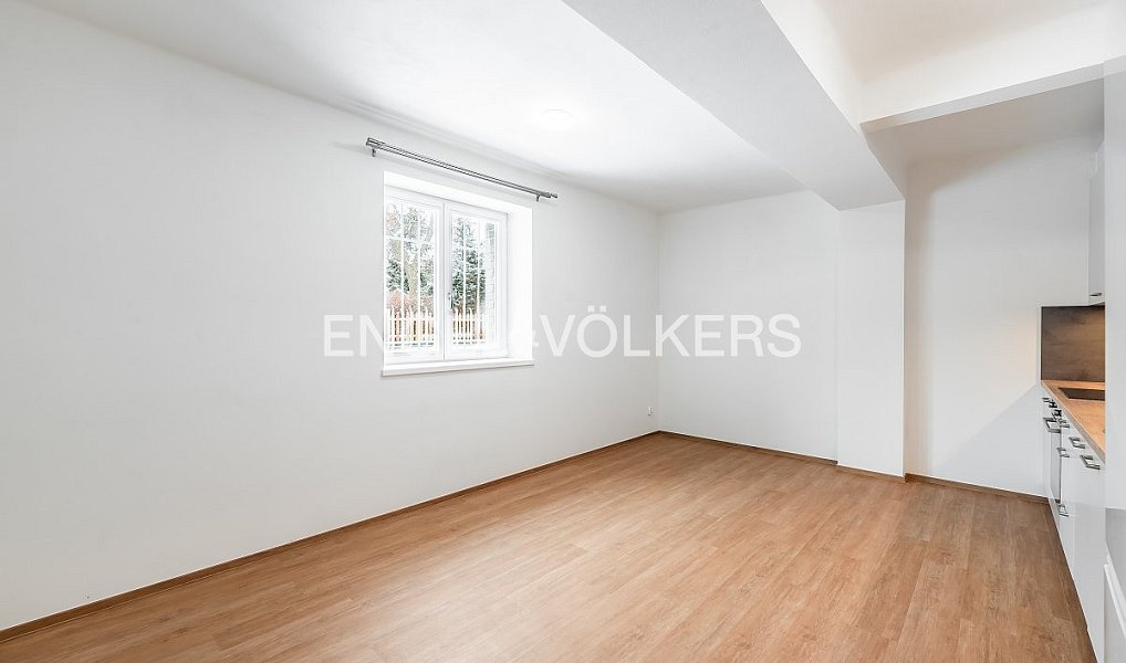 Pronájem bytu 2+kk 49 m², Praha – náhled fotky 2