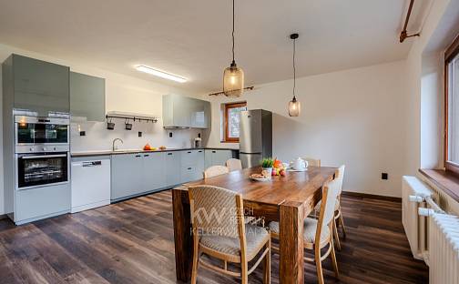 Pronájem domu 372 m² s pozemkem 1 077 m², Sadová, Horoměřice, okres Praha-západ