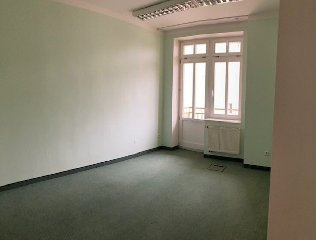 Pronájem kanceláře 174 m² — photo 4
