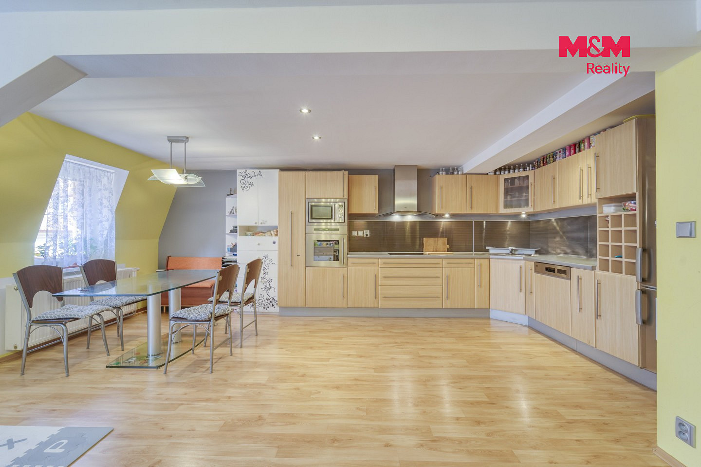 Prodej domu 315 m² s pozemkem 252 m² – fotografie 2