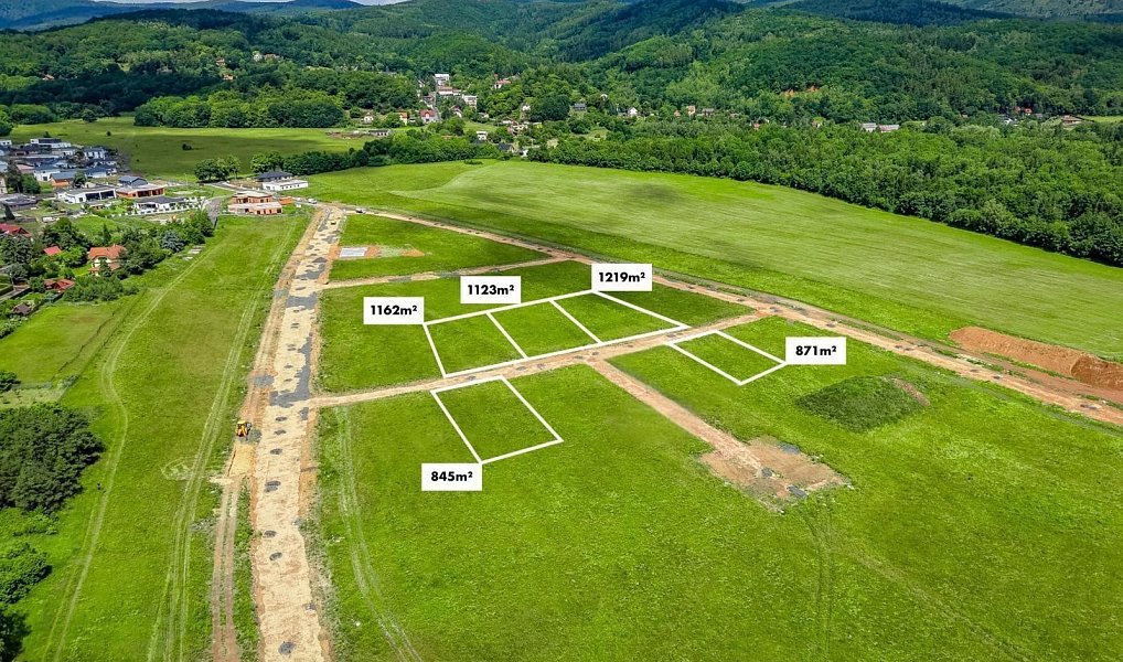 Prodej stavebního pozemku 871 m², Dubí – náhled fotky 3