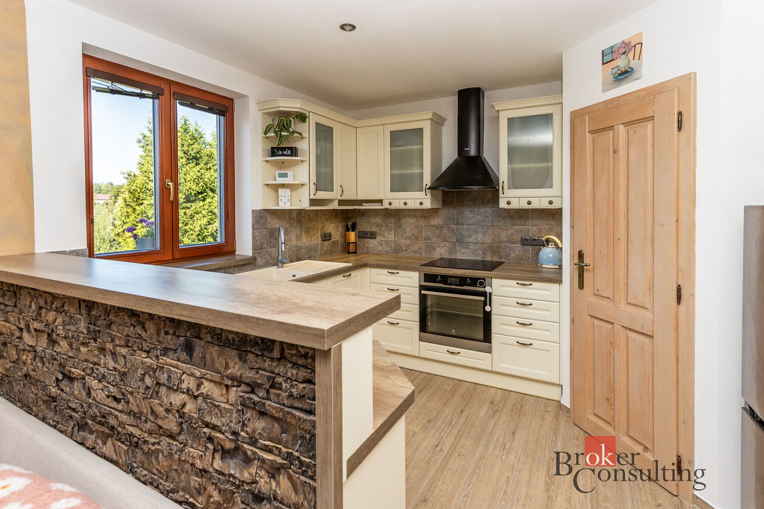 Prodej domu 200 m² s pozemkem 926 m² – fotografie 3