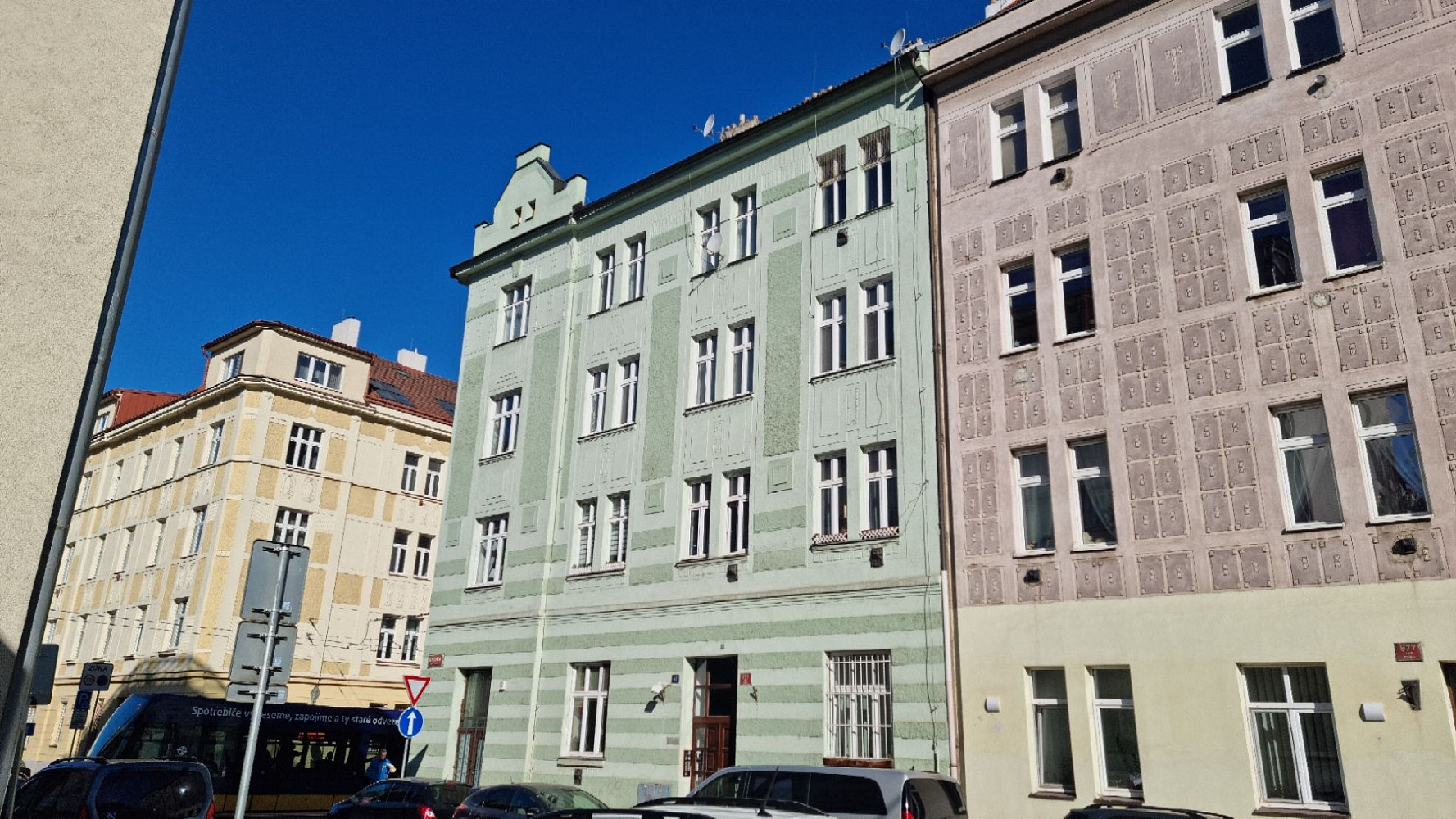 Prodej nájemního domu, činžáku 171 m² – fotografie 2