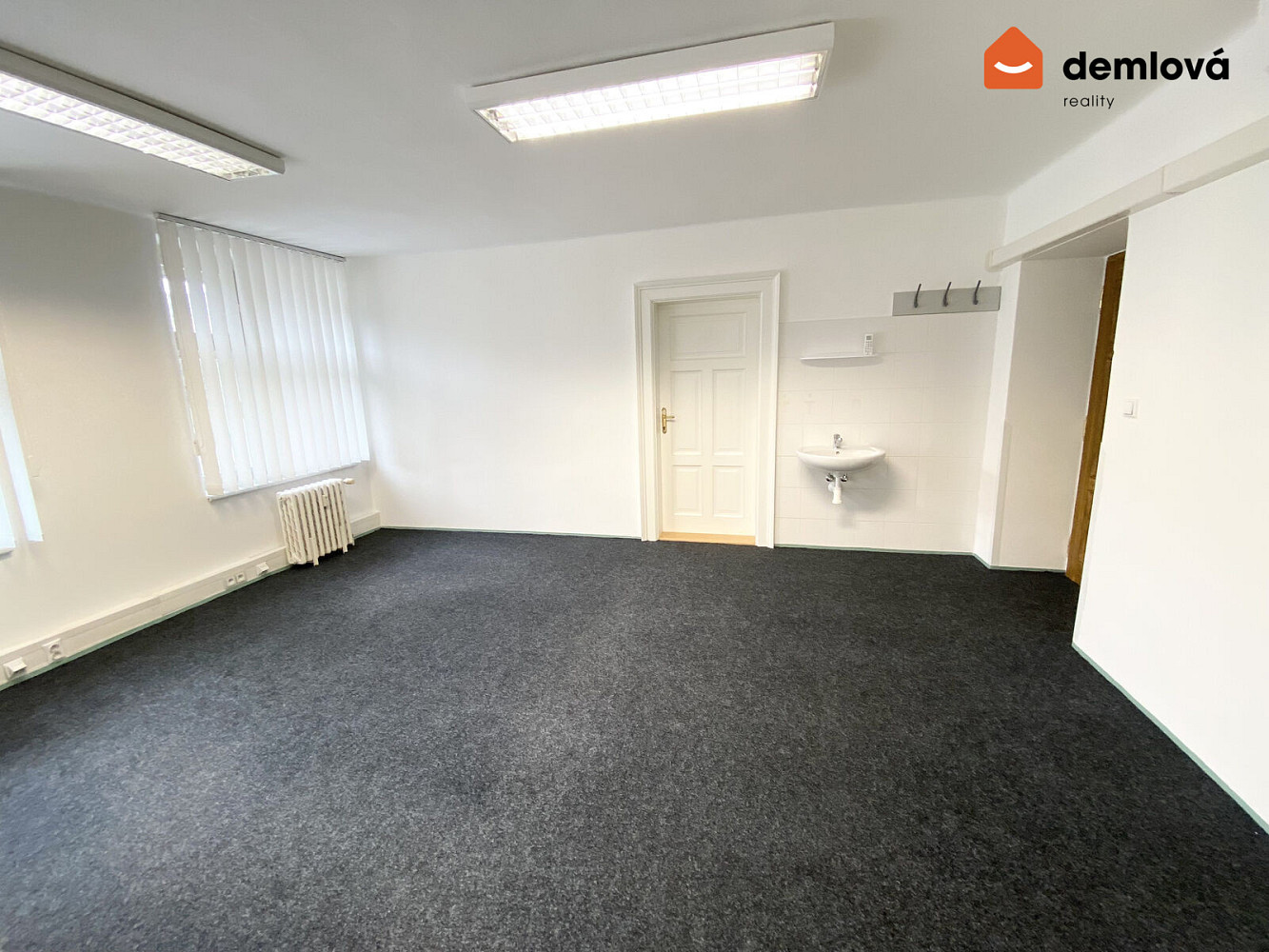Pronájem kanceláře 22 m² – fotografie 3