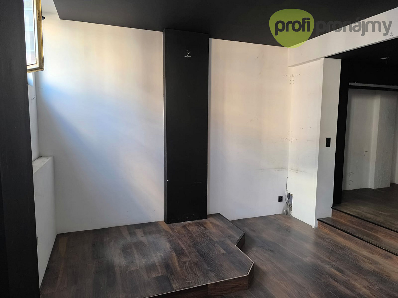 Pronájem skladovacích prostor 521 m² – fotografie 3