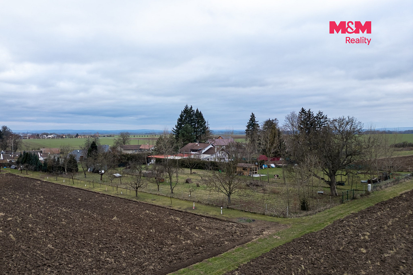 Prodej stavebního pozemku 967 m² – fotografie 5