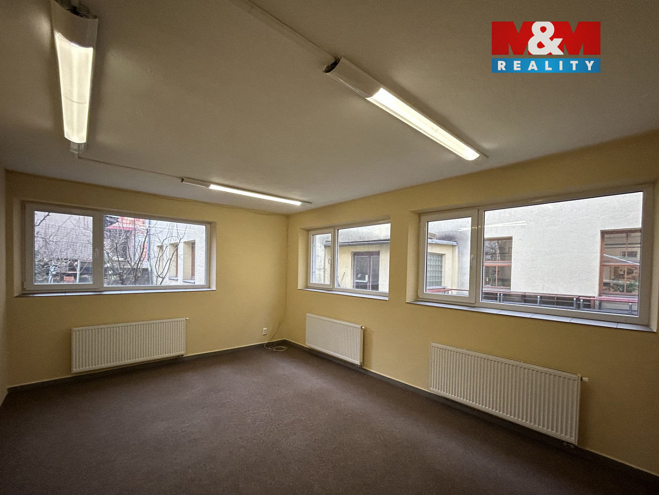 Pronájem kanceláře 200 m² — photo 3