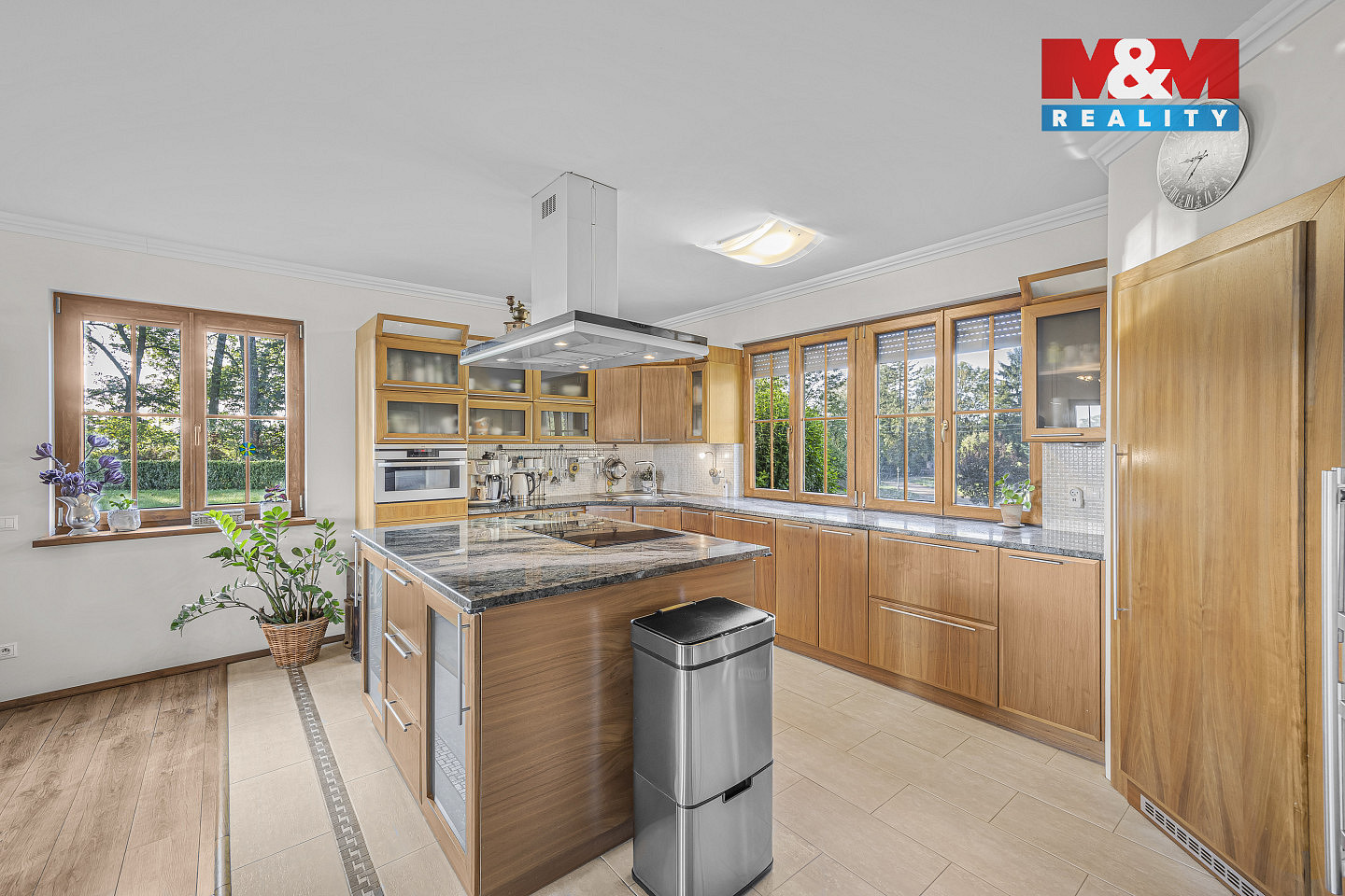 Prodej domu 360 m² s pozemkem 100 270 m² — photo 4