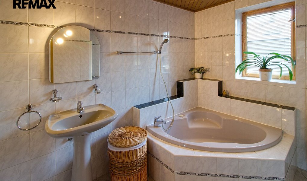 Prodej domu 210 m² s pozemkem 402 m², Černovice – náhled fotky 22