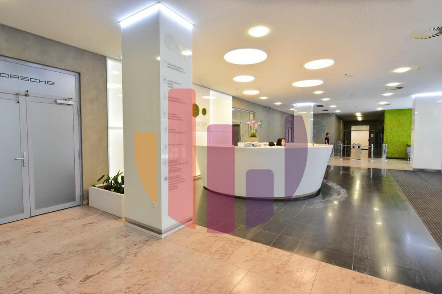 Pronájem kanceláře 898 m² — photo 2