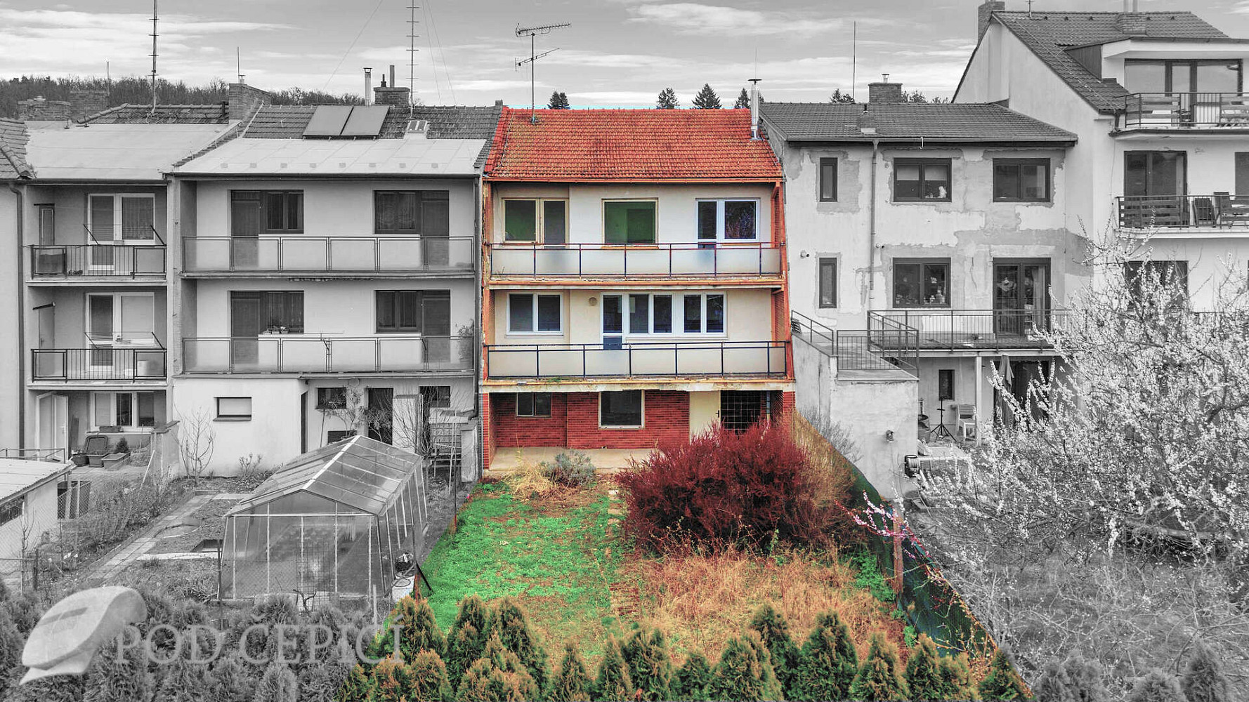 Prodej domu 225 m² s pozemkem 323 m² – fotografie 2