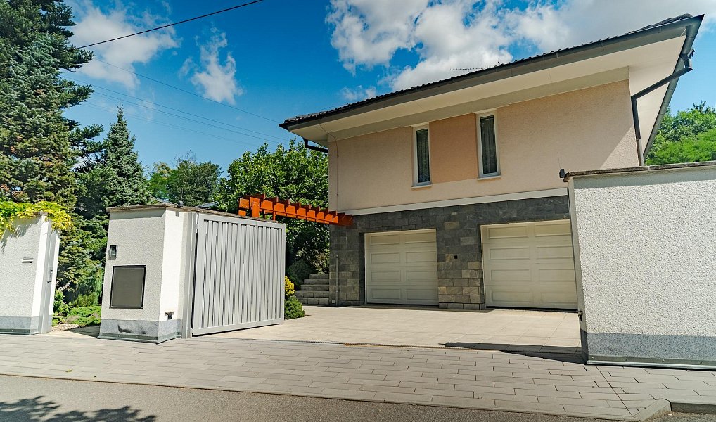 Pronájem domu 241 m², Benátky – náhled fotky 2