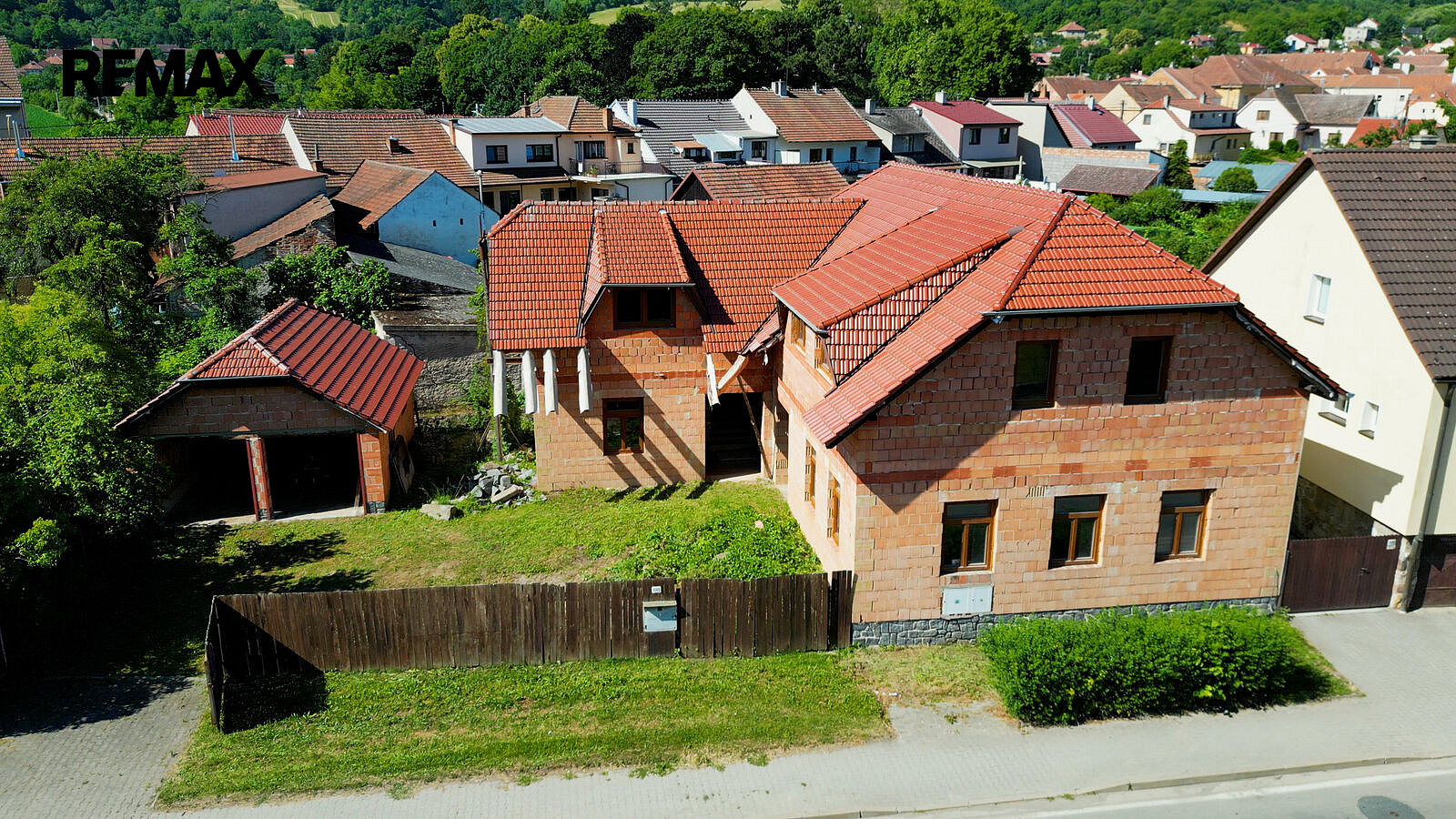 Prodej obchodních prostor 454 m² – fotografie 2