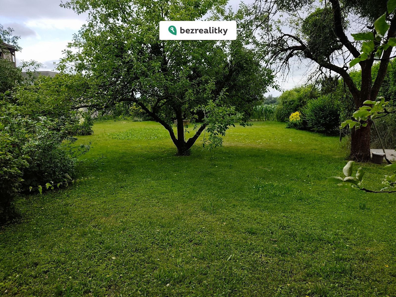 Prodej stavebního pozemku 833 m² — photo 2