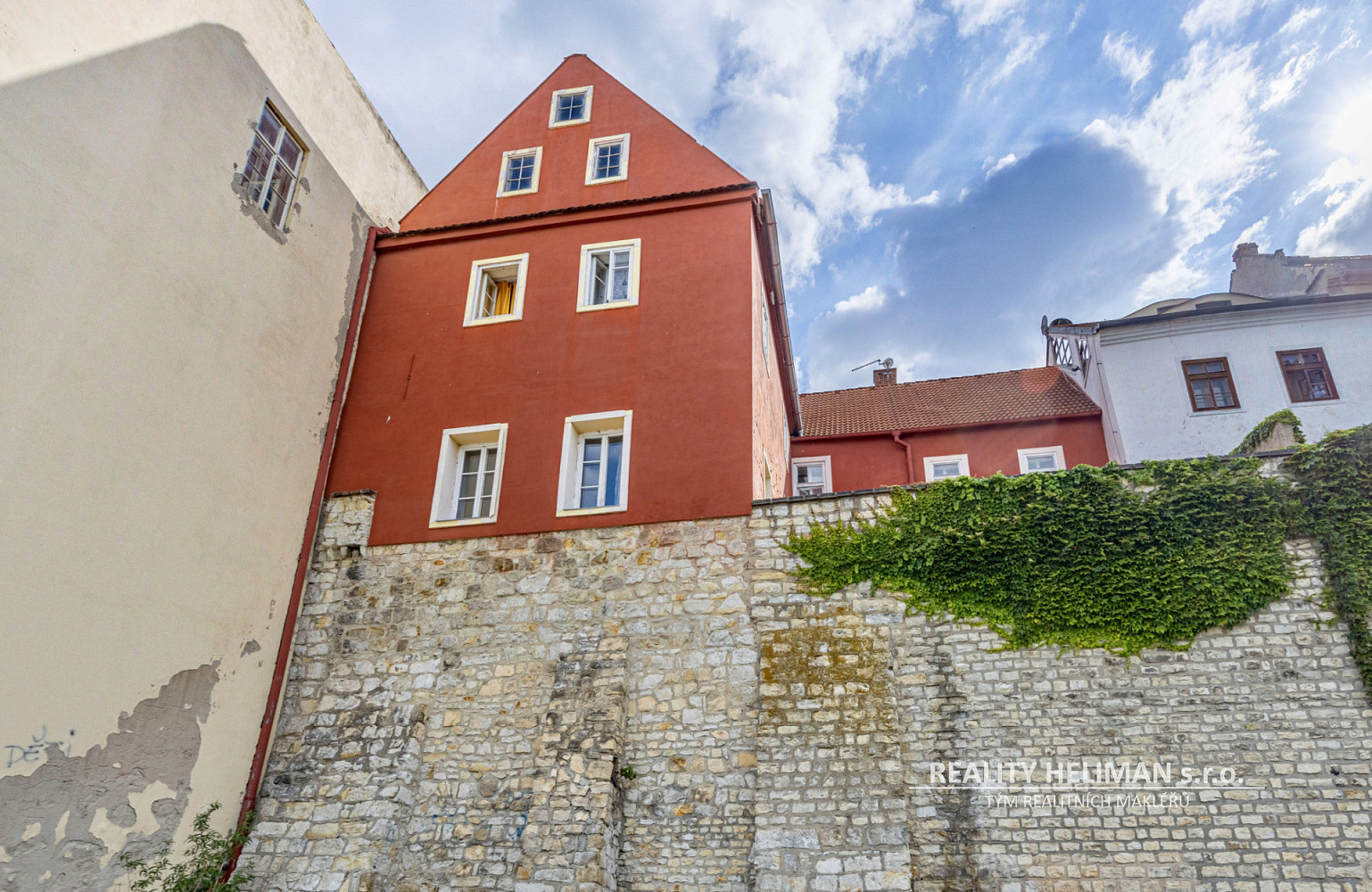 Prodej domu 878 m² s pozemkem 839 m² – fotografie 3