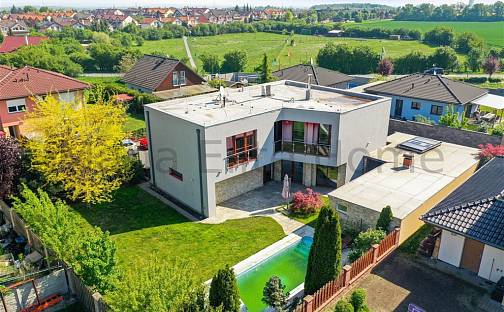 Prodej domu 272 m² s pozemkem 729 m², Na Libovínek, Bašť, okres Praha-východ