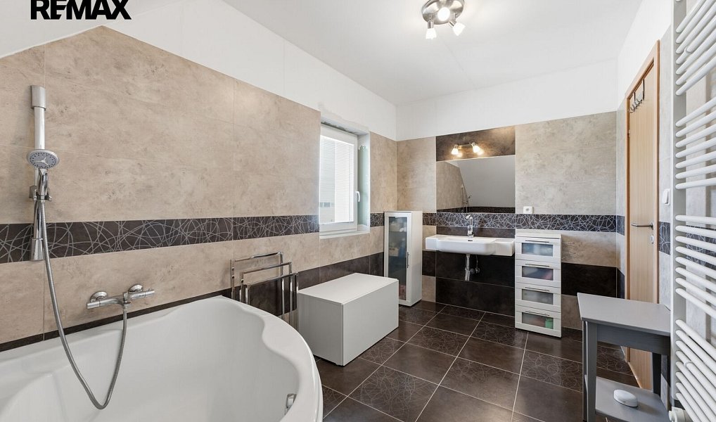Prodej domu 107 m² s pozemkem 1 233 m², Sezemice – náhled fotky 20