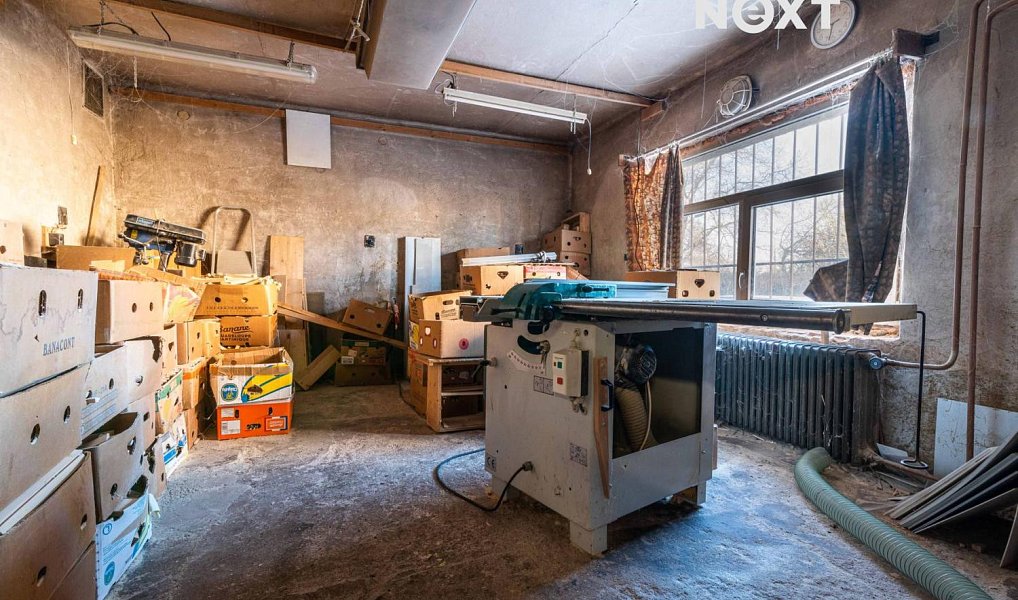 Prodej výrobních prostor 840 m², Jesenice – náhled fotky 5