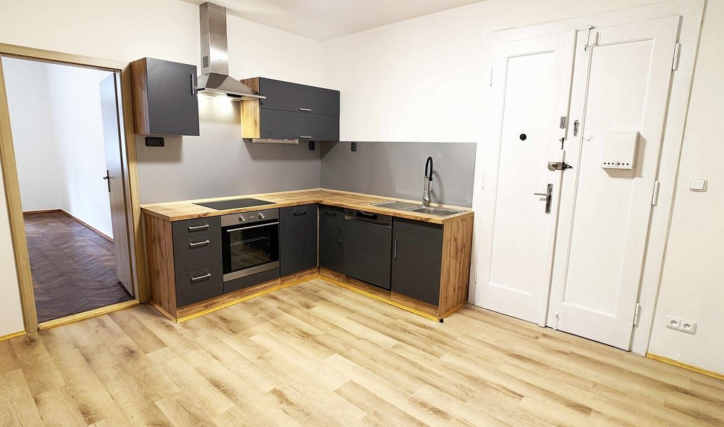 Pronájem bytu 3+1 79 m², Praha – náhled fotky 14