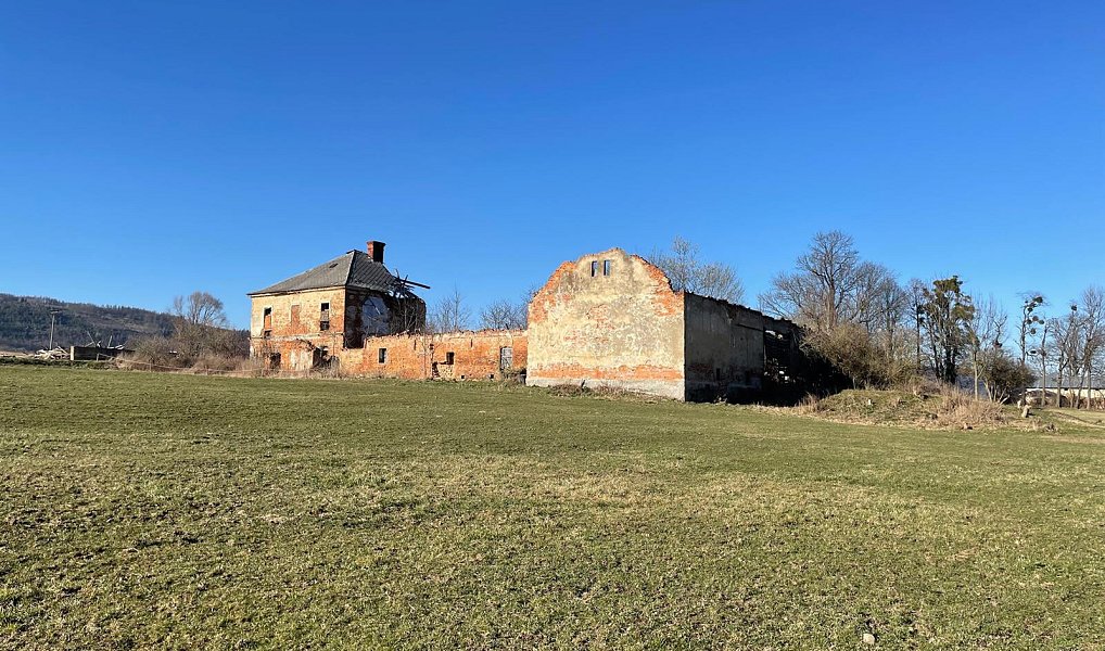Prodej komerčního objektu (jiného typu) 2 764 m², Vražné – náhled fotky 8