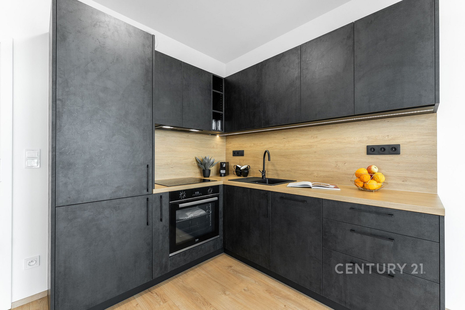 Pronájem bytu 2+kk 42 m² – fotografie 2