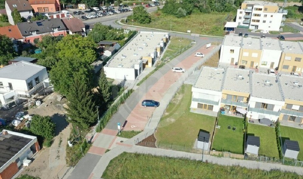 PRONÁJEM PARKOVACÍHO STÁNÍ Č.4, MLADÉ, ČESKÉ BUDĚJOVICE, České Budějovice – náhled fotky 4