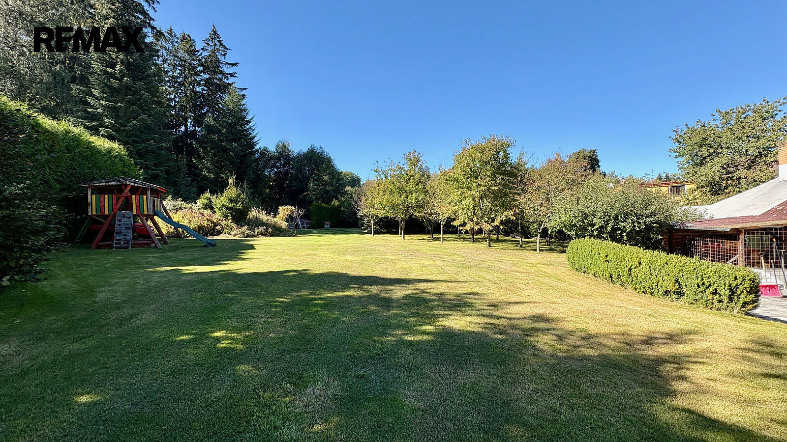 Prodej stavebního pozemku 2 340 m² – fotografie 2
