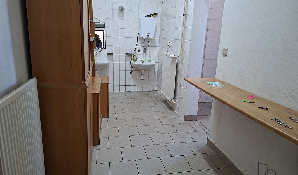 Pronájem kanceláře 50 m², Slaný – náhled fotky 2