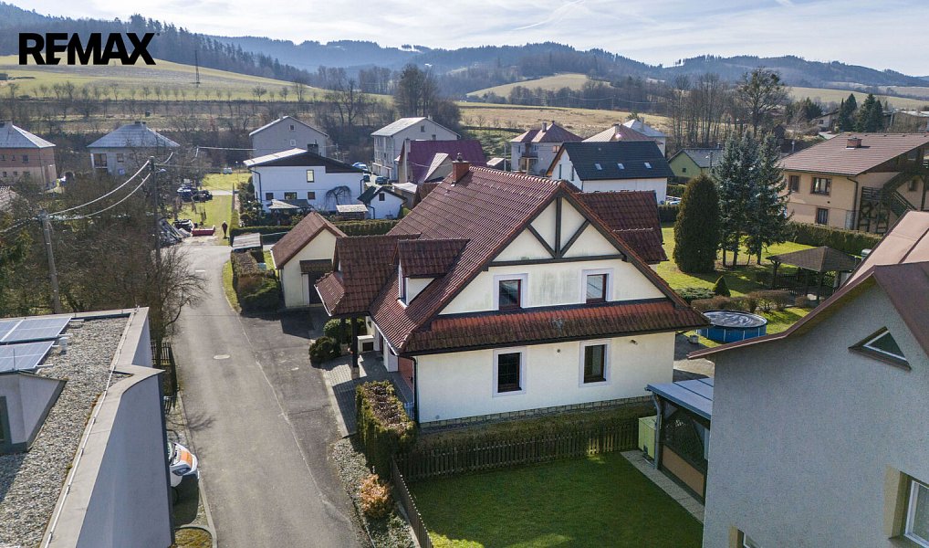 Prodej domu 302 m² s pozemkem 1 176 m², Ratiboř – náhled fotky 9