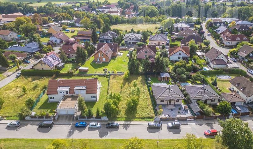 Prodej stavebního pozemku 745 m², Jesenice – náhled fotky 10