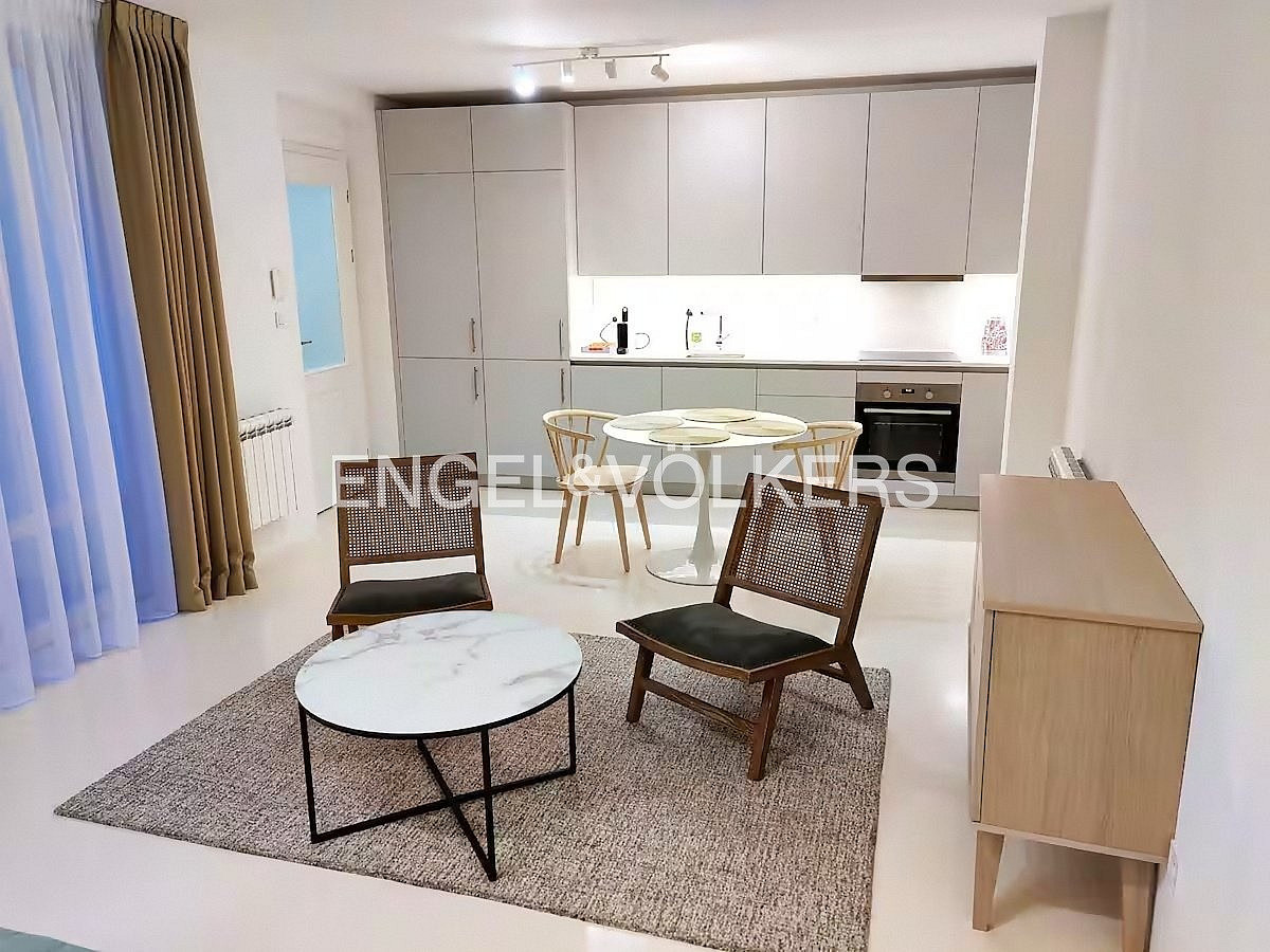 Pronájem bytu 1+kk 38 m² — photo 2