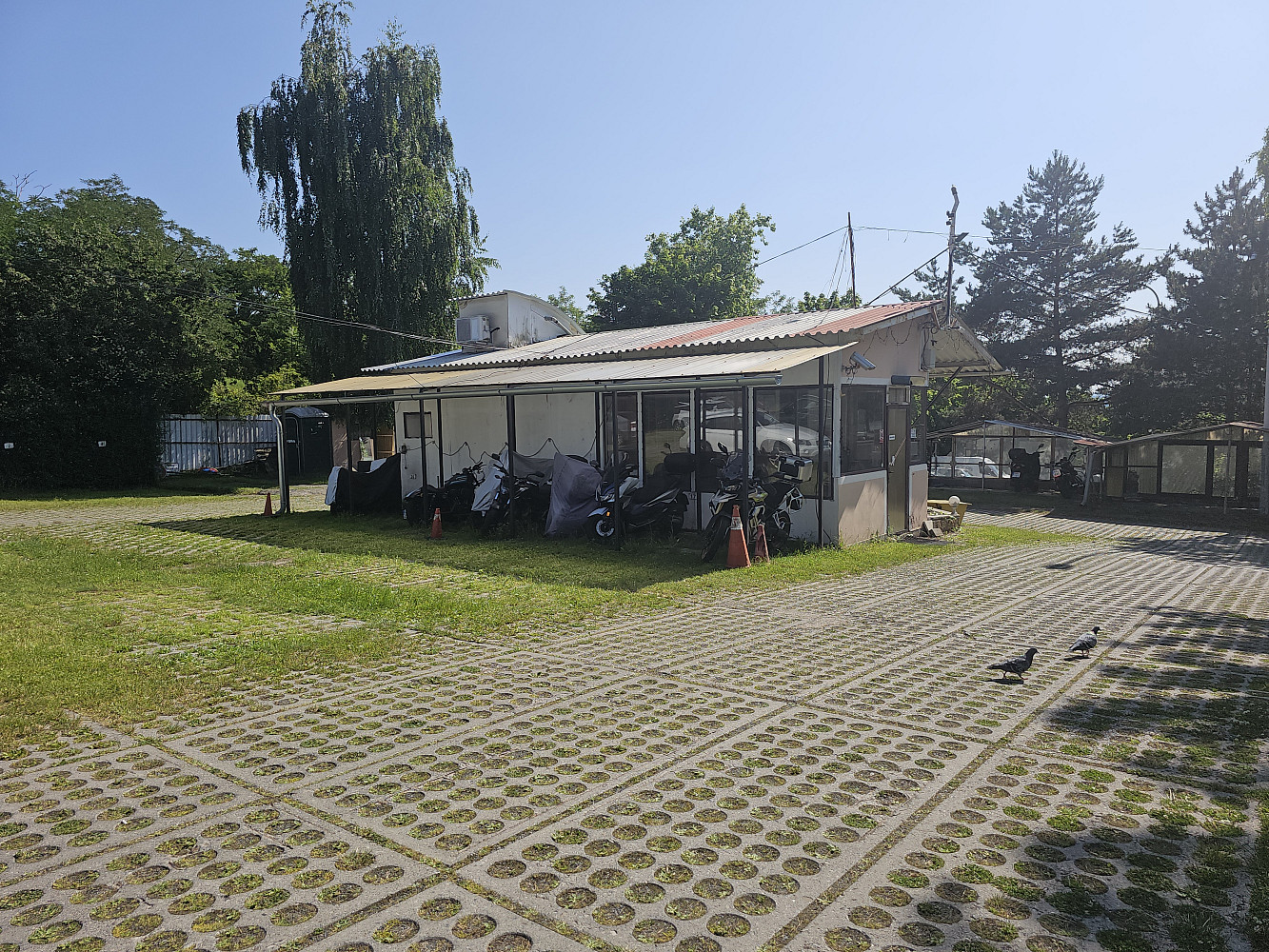 prodej objektu s vedlejšími stavbami - Modřany – další
