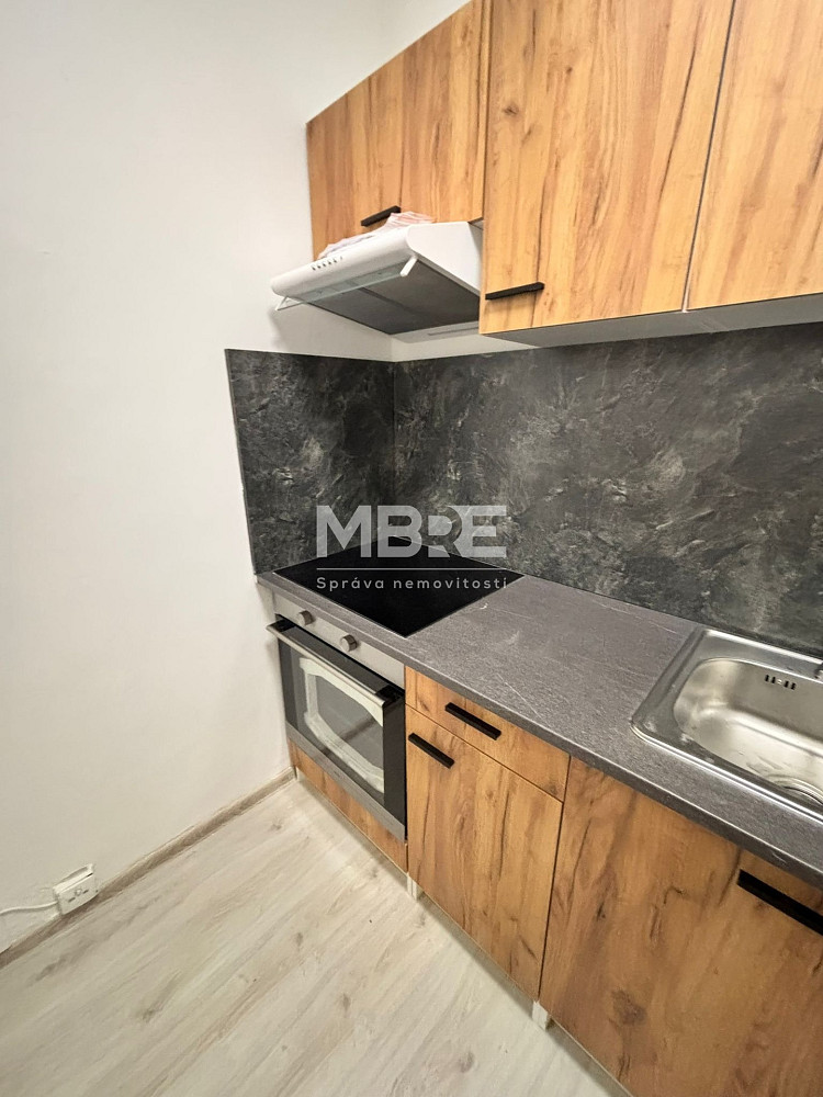 Pronájem bytu 2+kk 39 m² – fotografie 2