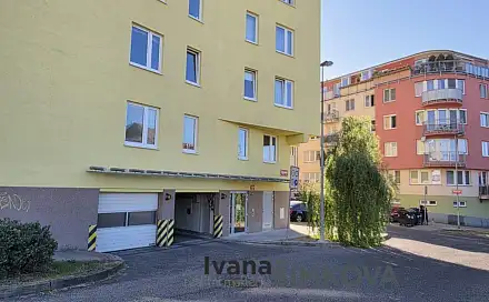 Prodej garážového stání, 12 m2, Muškova ul. Praha - Kunratice  m, Muškova, Praha 4 - Kunratice