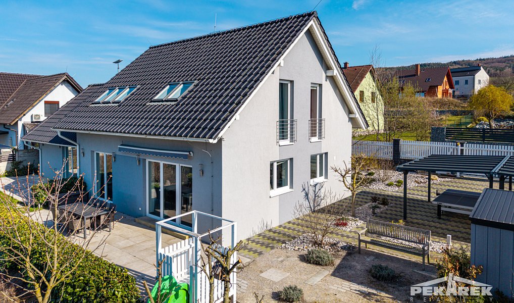 Prodej domu 179 m² s pozemkem 1 078 m², Skuhrov – náhled fotky 2
