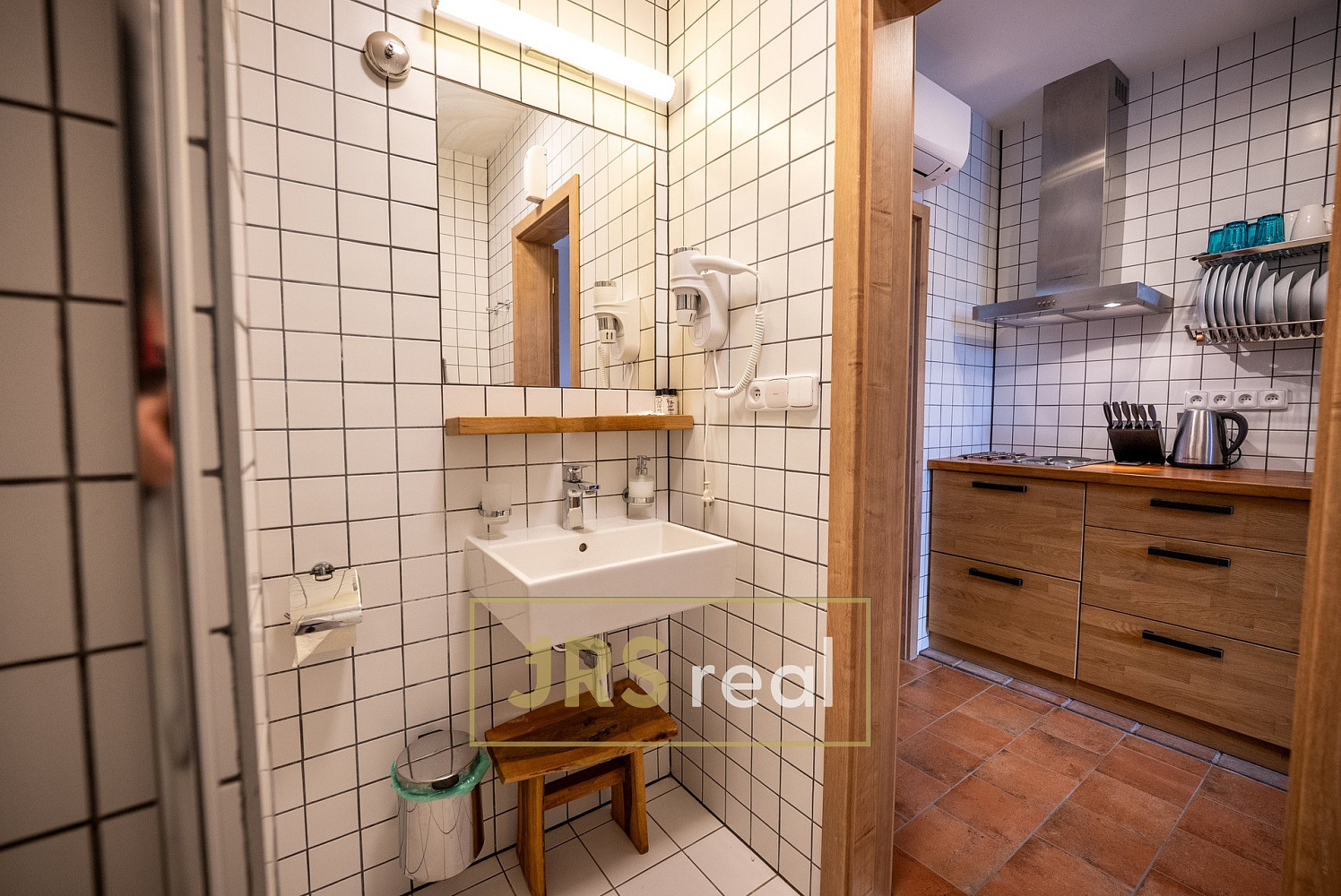 Pronájem bytu 2+kk 34 m² – fotografie 3