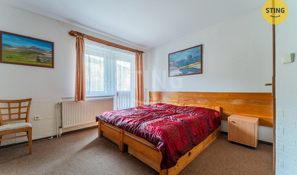 Prodej ubytovacího objektu 813 m², Spálov – náhled fotky 16