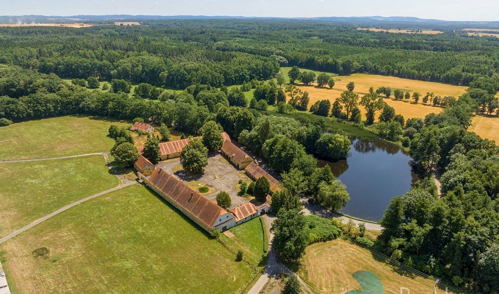 Prodej zemědělského objektu 2 300 m², Králova Lhota – náhled fotky 2