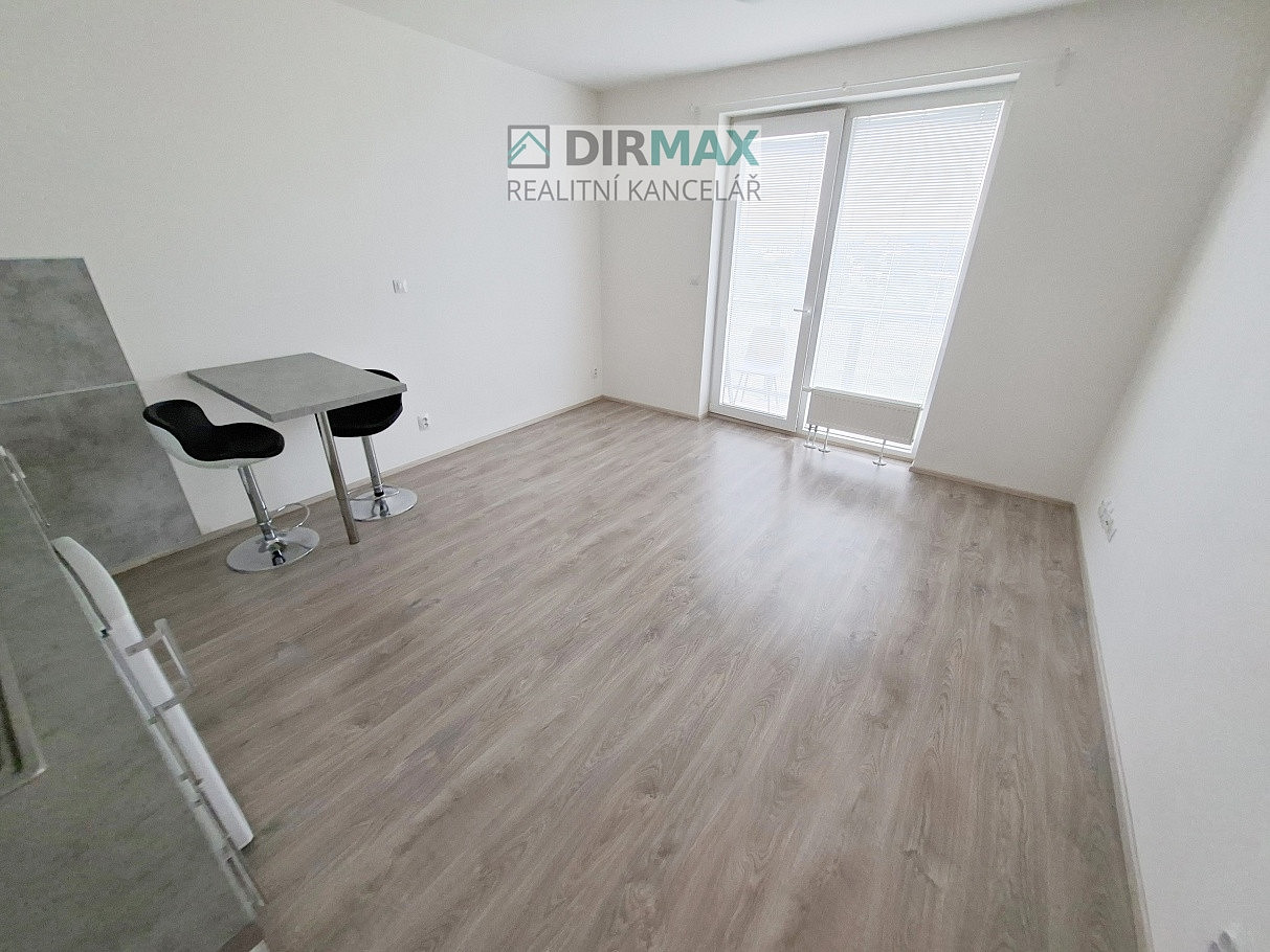 Pronájem bytu 1+kk 32 m² — photo 3