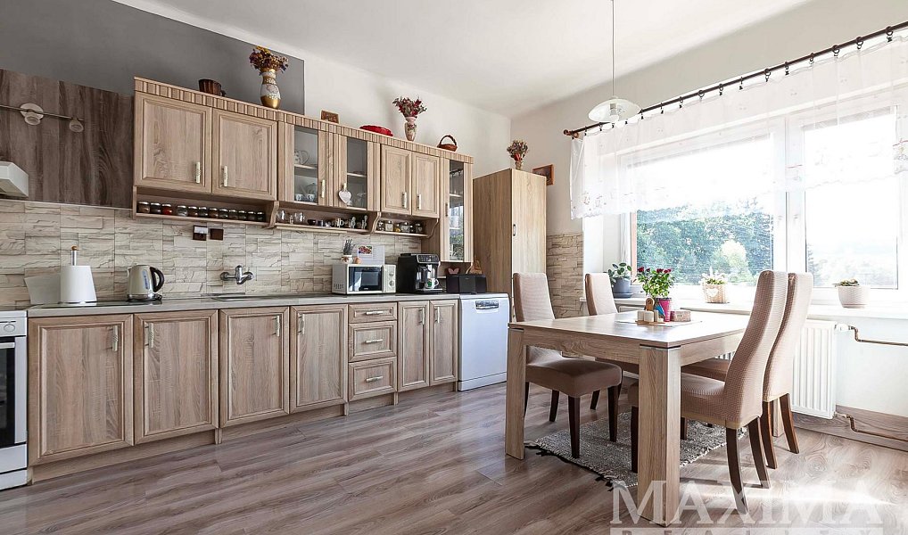 Prodej domu 320 m² s pozemkem 1 557 m², Nová Ves – náhled fotky 12