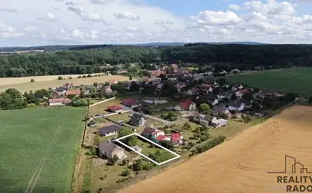 Prodej stavebního pozemku 813 m², Brloh, okres Pardubice