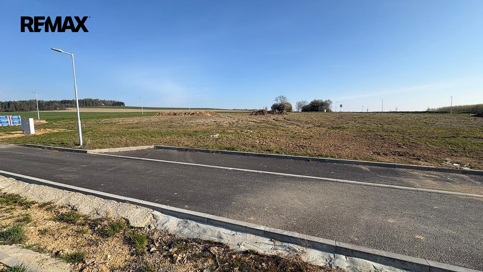 Prodej stavebního pozemku 831 m² – pohled 6