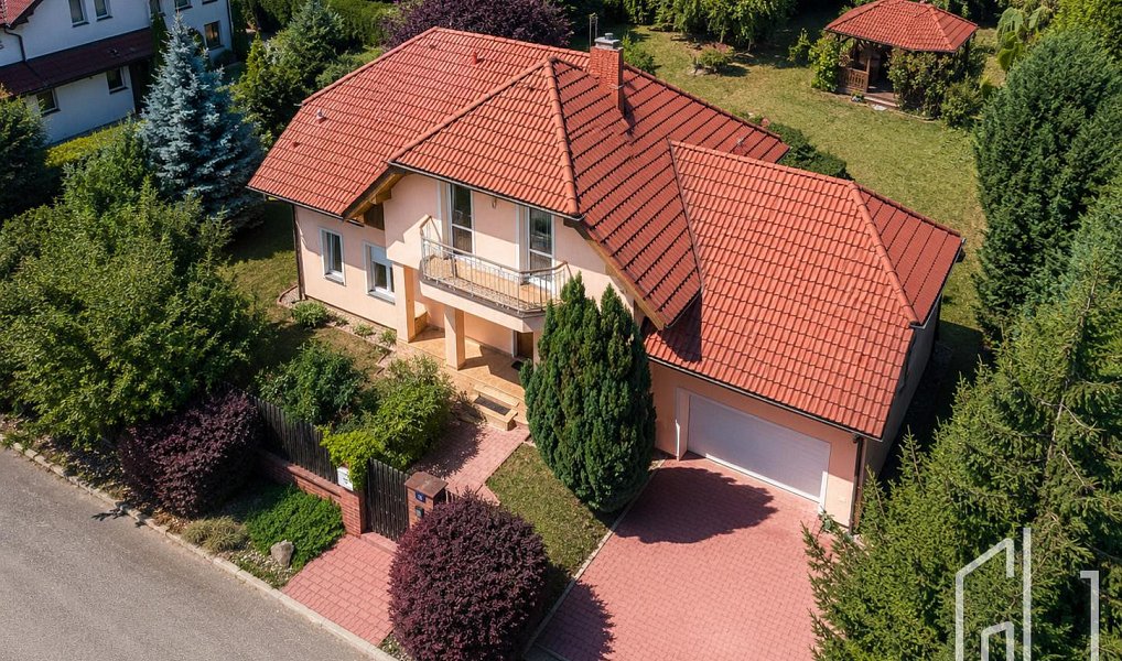 Prodej domu 301 m² s pozemkem 803 m², Praha – náhled fotky 3