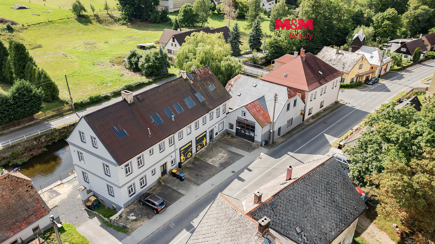 Prodej komerčního objektu (jiného typu) 810 m²