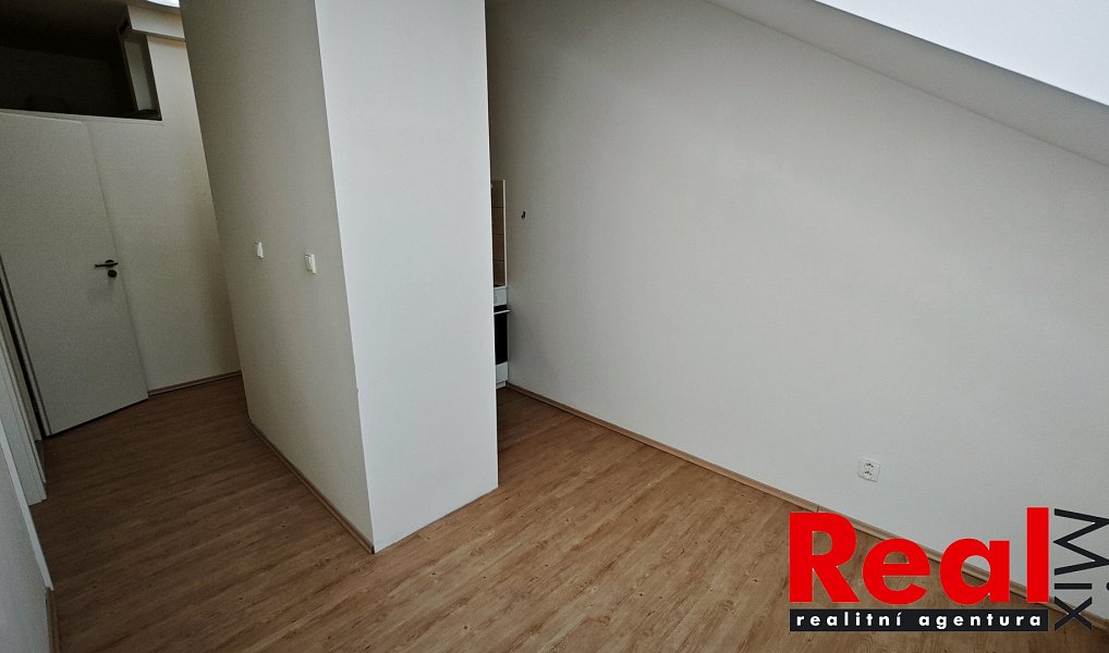 Pronájem bytu 1+kk 17 m², Brno – náhled fotky 5