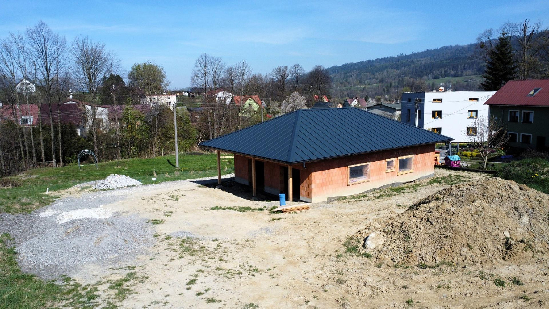 Prodej domu 89 m² s pozemkem 1 054 m² – fotografie 2
