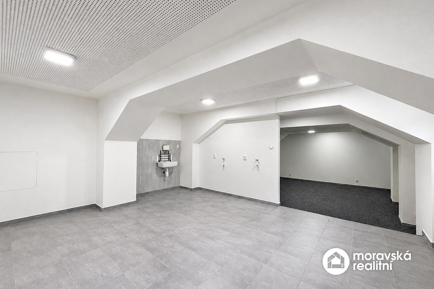 Pronájem kanceláře 60 m² – fotografie 2