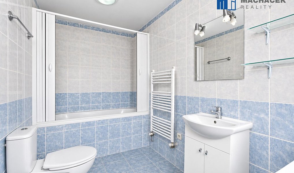Prodej domu 350 m² s pozemkem 207 m², Dubí – náhled fotky 39
